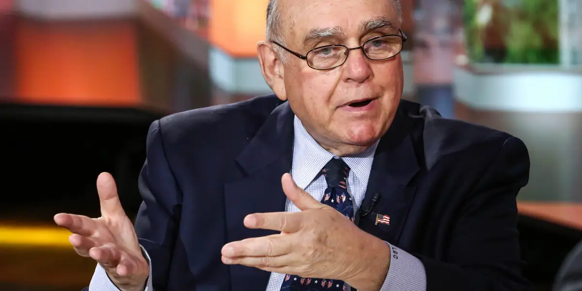 Billionaire investor Leon Cooperman sees a recession in 2027 and a stock drop ahead