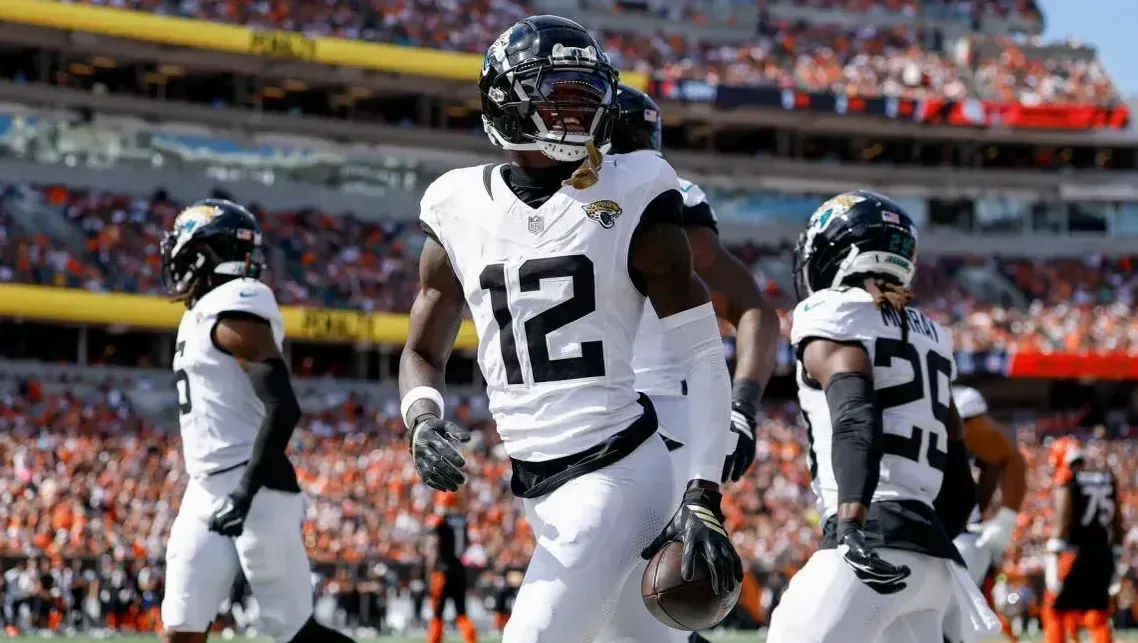 London Calling for Surging Jaguars While Eagles Face Identity Crisis